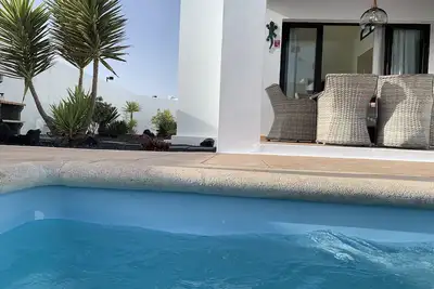 Image de Villa avec Piscine Chauffée Électrique / Panneau Solaire Privée, Wi-fi à Playa Blanca