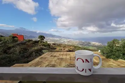 vraie finca canarienne avec vue sur la mer et le Teide, piscine, barbecue, parking