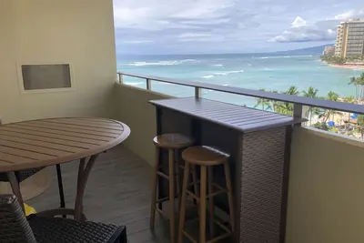 Waikiki Spacious One Bedroom Ocean View