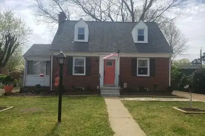 Image de Proche Du Meilleur De Richmond! Luxe! Fios Ultra Wifi haut débit!