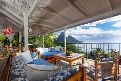Image de Villa spacieuse avec deux chambres et vue panoramique sur les Pitons et les Caraïbes