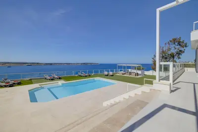 Image de 6 Chambre Villa de luxe avec vue sur la piscine et magnifiques de la Méditerranée