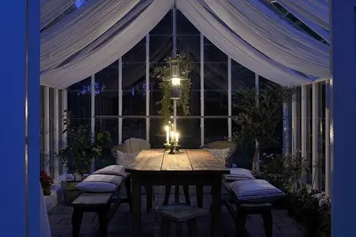 Image de Chalet romantique avec serre près d'Isaberg!