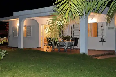 Image de Villa avec jardin exclusif dans un cadre magnifique. Air conditionné