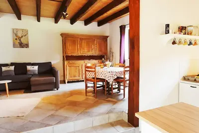 Image de 4* 1-4 personnes, au milieu de la nature, aire de jeux, chiens autorisés