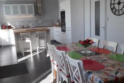 Image de Maison de vacances, Plomodiern, Finistère, 2 à 8 pers, 7 kilomètres de la plage