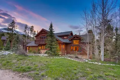 Image de Bain à remous privé, sauna sec, à 15 min de cuivre, sur vélo + sentiers pédestres