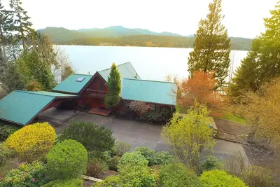 Image de Sunny Lake Whatcom Waterfront Pvt 200 'plage / quai / mise à l'eau / kayaks