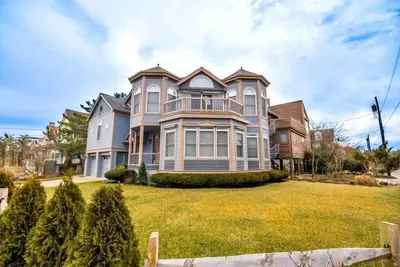 Image de Magnifique maison avec la plage �� quelques pas. . .