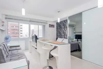 Image de Magnifique Studio À CÔTÉ De La Boutique
