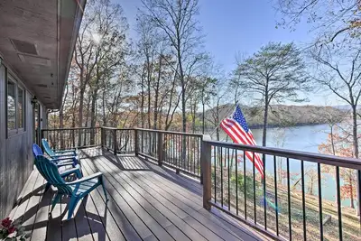 Image de Nouveau! Accueil Lakefront Dayton w / Great Views & Dock!