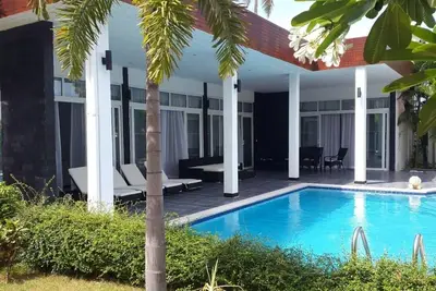 Image de Villa luxueuse et moderne avec piscine privée