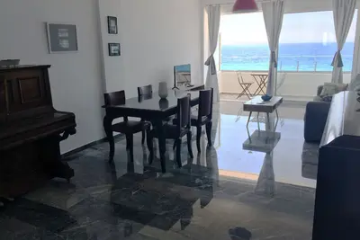Image de Appartement de luxe rénové en bord de mer bleu Agean