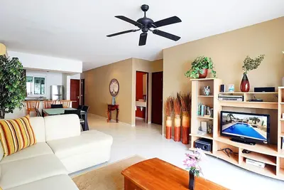 Image de Meridian by Bric Vacations - Condo de 2 chambres près de Coco Beach!