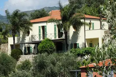 Image de Villa moderne avec piscine chauffée et wifi proche de la côte pour 8 personnes