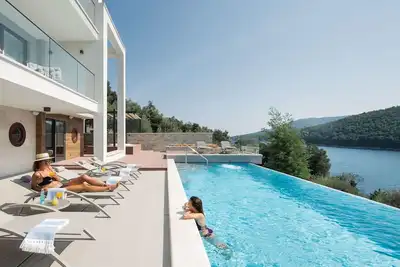 Image de Maison de vacances privée avec climatisation, Wifi, piscine privée, bain à remous, Tv, terrasse