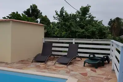 Image de Kaz Letang est une maison constituée de T3 avec piscine à la campagne.
