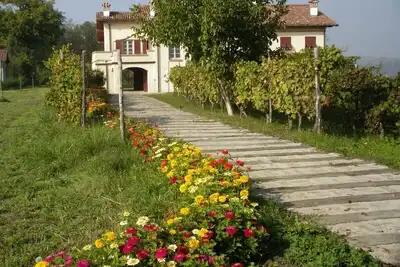 Image de Maison de campagne romantique dans la région vinicole de Monferrato