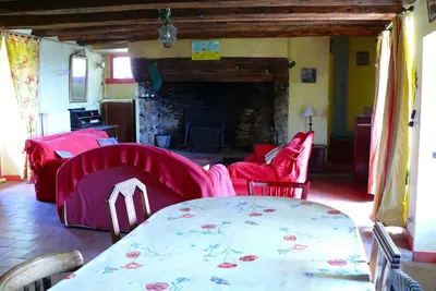 Image de Gîte de charme grande capacité spacieux et confortable grand jardin exposé Sud