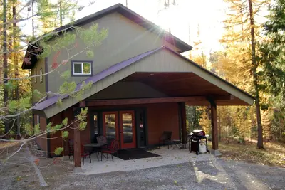 Image de Paisible, cabine privée à Pines près de C. Falls & W. Glacier, Dbl. Occup. Les taux