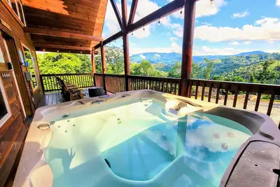 Image de Cabine de Luxe Neuve Avec vue Imprenable! Deux Suites King, Bain à Remous, Wi-fi!