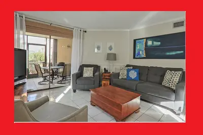 Image de 1-10 juin dispo! ! OceanView Cayman Reef 36 Magnifique condo King Bed nouveau 65 \"Tv