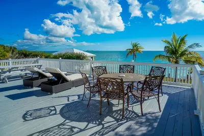 Image de Beachfront - Royal View Villa