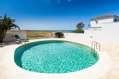 Image de Appartement de vacances moderne \"Prado\" avec vue sur mer et climatisation