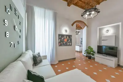 Image de Brand New élégant et spacieux 3 Br 3 Bth Apt w / meubles en Italie