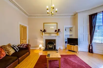 Image de Spacious Ground-Floor 3-bedroom near Old Town