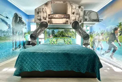 Image de 299 $ / nuit au 30 juin! 4 rois; Star Wars, Princesse, Potter. Disney 5-10 Minutes!