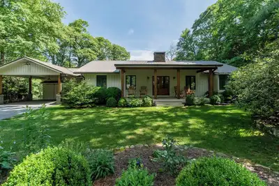 Image de * Vues spectaculaires * Maison magnifiquement rénovée sur Little Bear Pen Mountain