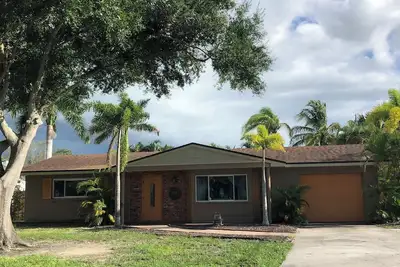 Image de 3 lit 2 minutes de bain de la plage!