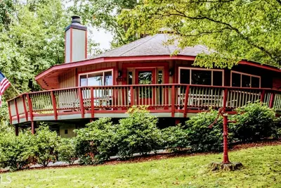 Image de Bungalow Sky Valley niché à 3000 pieds avec vue panoramique sur les montagnes et terrain de golf!