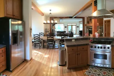 Image de Belle maison sur 1/2 Acre 2 miles de Breckenridge Ski Resort, 5 Bdrm 3. 5 salles de bain