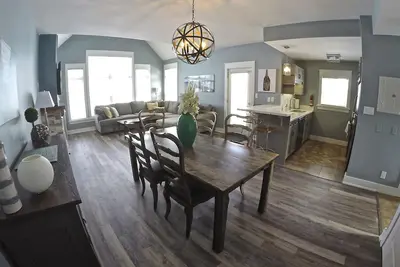 Image de À quelques pas du village-Superbe condo Rivergrass amélioré avec un beau décor