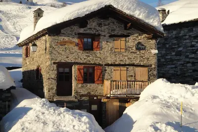 Image de Authentique chalet savoyard au pied des pistes dans station  France/Italie