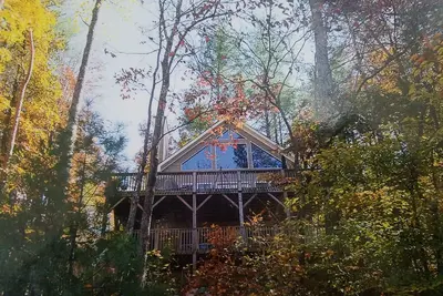 Image de Belle Lake House sur le lac Hiwassee à Bear Paw avec Dock et des vues majestueuses
