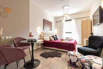 Image de King David Studio/Pool/Parking in city center