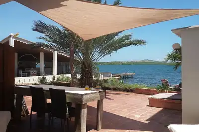 Image de en mer, vue sur la mer. est en station sécurisée. Endroit calme, proche des plages populaires