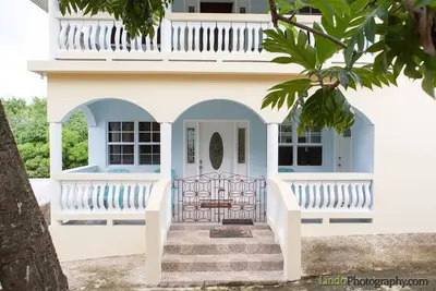 Image de Découvrez la vraie Jamaïque! Grande maison, cuisine complète, plage calme, vendeurs locaux.