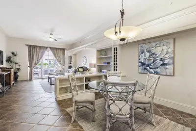 Image de Ave Maria Condo - À distance de marche de l'université et de l'église Ave Maria!