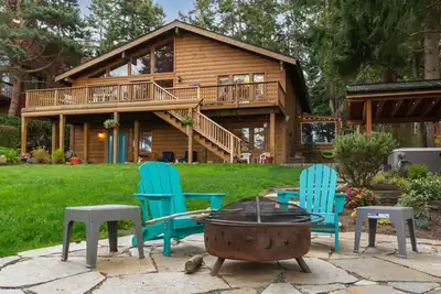 Image de Propriété avec vue sur l'océan avec 3 espaces de vie, plage à proximité et vue stellaire