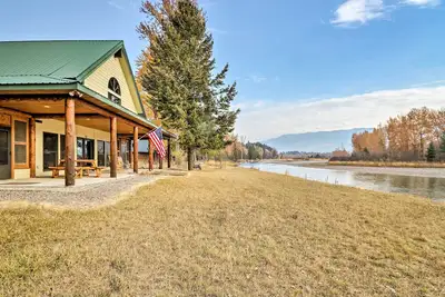 Image de Nouveau-Kalispell Riverfront Home par Glacier Natl Park