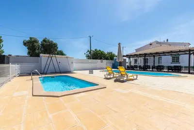 Image de Squad White Apartment, Piscine, Wifi, Ac