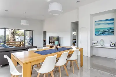 Image de Diamond Bay Beach House: brand new - Wifi, Pet friendly, Special pricing for longer stays