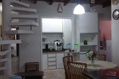 Image de Belle maison, super bien située, dans une sortie calme et sûre. Arpoador