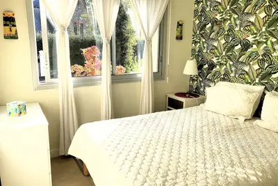 Image de Lumineuse propriete, confortable et au calme, emplacement idéal 300m de la plage