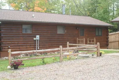 Image de Bears Den sur le lac privé