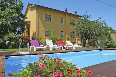 Image de Villa privée avec piscine près d'Arezzo nichée dans la réserve naturelle de Bandella